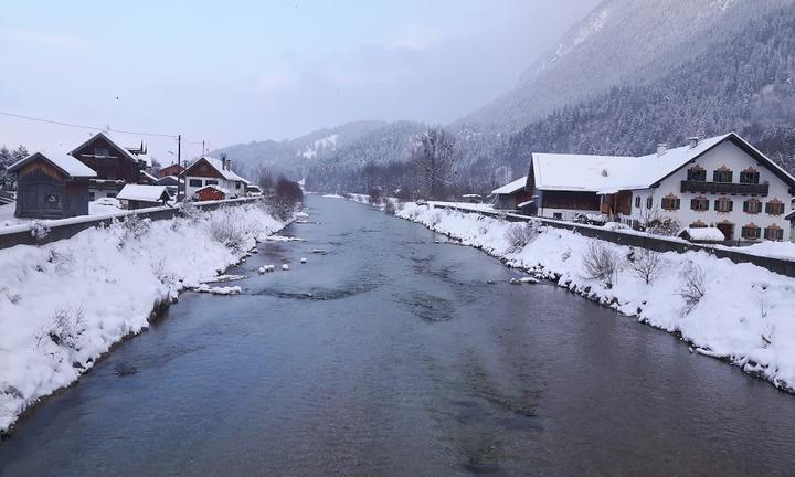 Zur Brücke